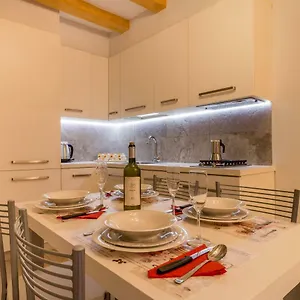 https://bragora-3524-between-san-marco-and-biennale.hotelslidodijesolo.com